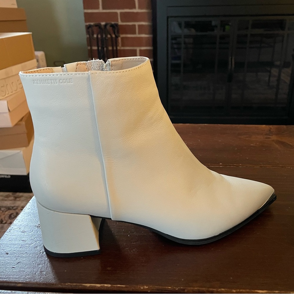 Kenneth Cole - Roanne Bootie
